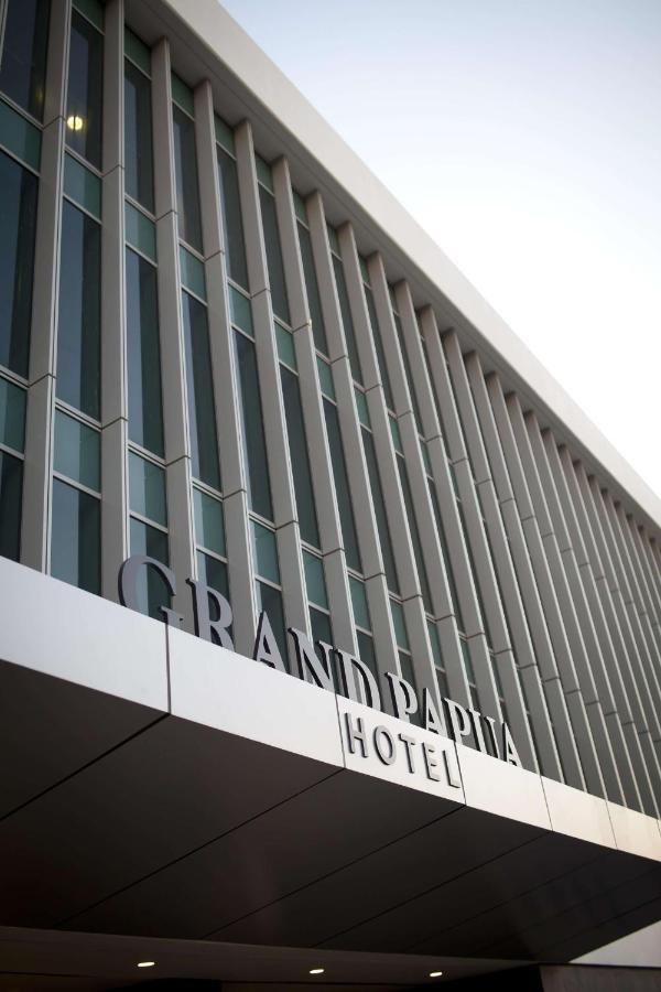 Grand Papua Hotel, A Member Of Radisson Individuals Port Moresby Exterior photo