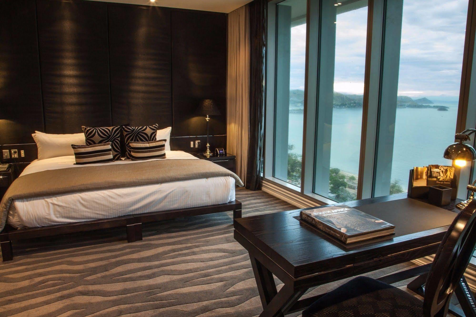 Grand Papua Hotel, A Member Of Radisson Individuals Port Moresby Exterior photo